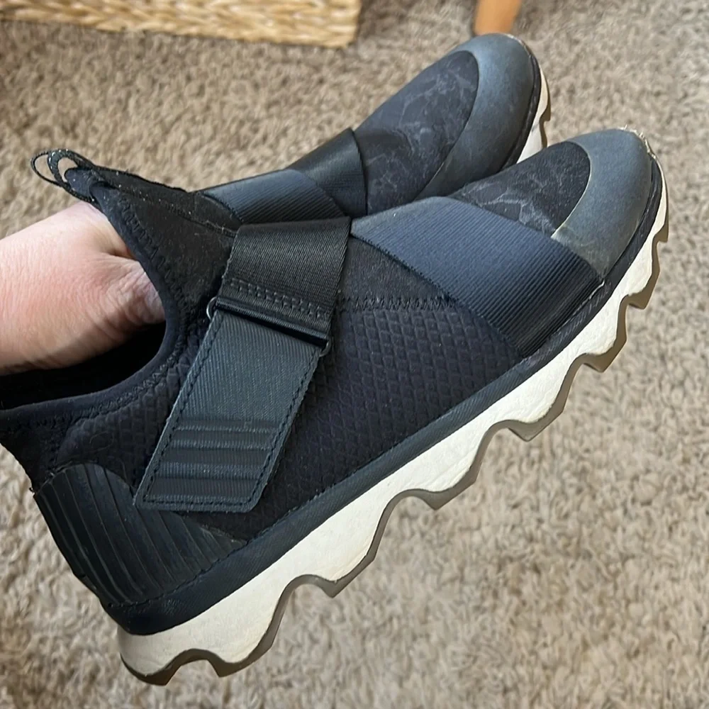 Sorel waterproof kinetic sneakers 9